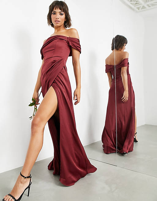 Vestido largo color vino drapeado con diseño cruzado y escote Bardot de  satén de ASOS EDITION | ASOS
