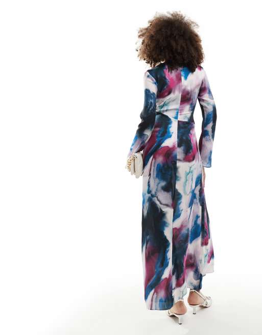 Vestido largo con cuello subido drapeado y estampado abstracto marmoleado de satén de ASOS DESIGN, 4 de 4