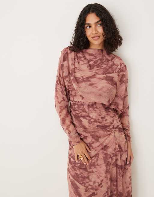 Vestido largo con estampado abstracto, mangas blusón y detalle fruncido de ASOS DESIGN, 2 de 4
