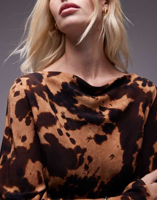 Vestido largo con estampado de carey y cuello barco de Topshop, 3 de 4