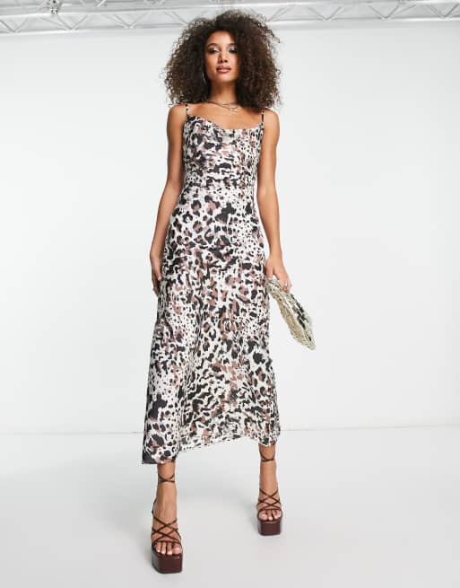 Vestido largo con estampado de leopardo y lazada en la espalda de satén de Lola May, 4 de 4