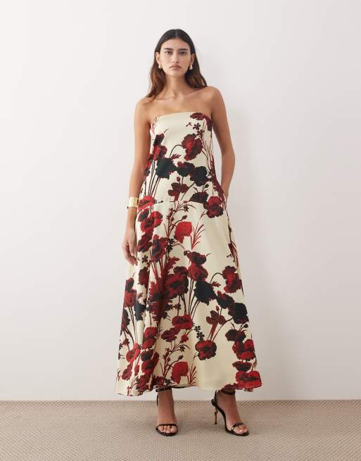 Vestido largo de corte trapecio con estampado floral de rosas y escote palabra de honor de satén de ARRANGE