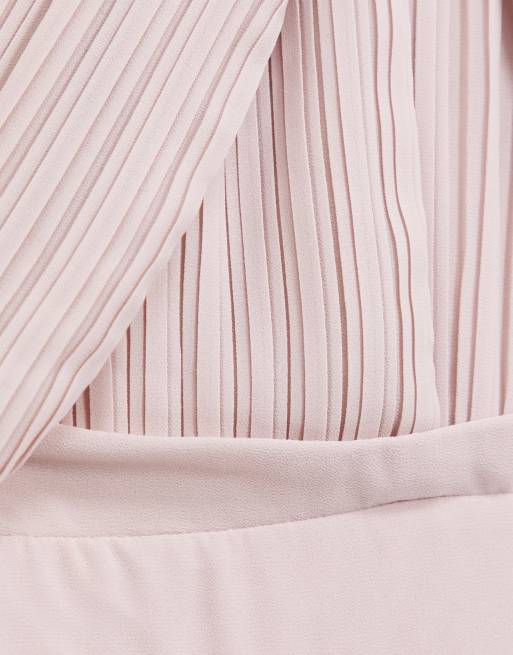 Vestido largo de dama de honor plisado en rosa exclusivo de TFNC Petite, 4 de 4