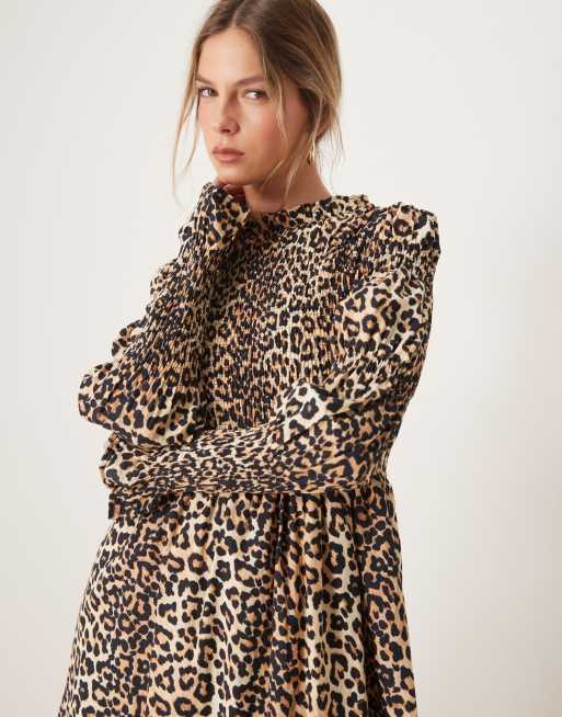 Vestido largo de manga larga con estampado de leopardo y detalles fruncidos de YAS, 4 de 4