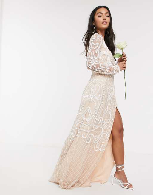 Vestido largo de novia con adornos en blanco de Frock and Frill