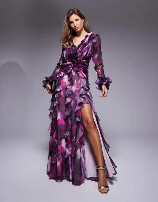 Vestido largo en tonos oscuros de manga larga con estampado floral y volantes muy marcados de organza de ASOS LUXE