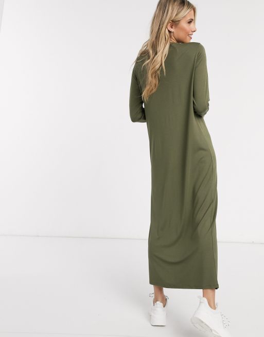 Vestido largo estilo camiseta de manga larga en caqui de ASOS DESIGN, 2 de 4
