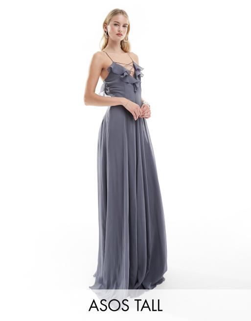 Vestido largo gris carbón de tirantes con falda de godets, cordones y volantes de ASOS DESIGN Tall 