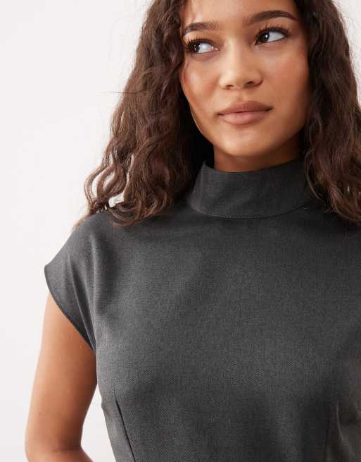 Vestido largo gris con cuello alto y cintura baja de ASOS DESIGN, 3 de 4