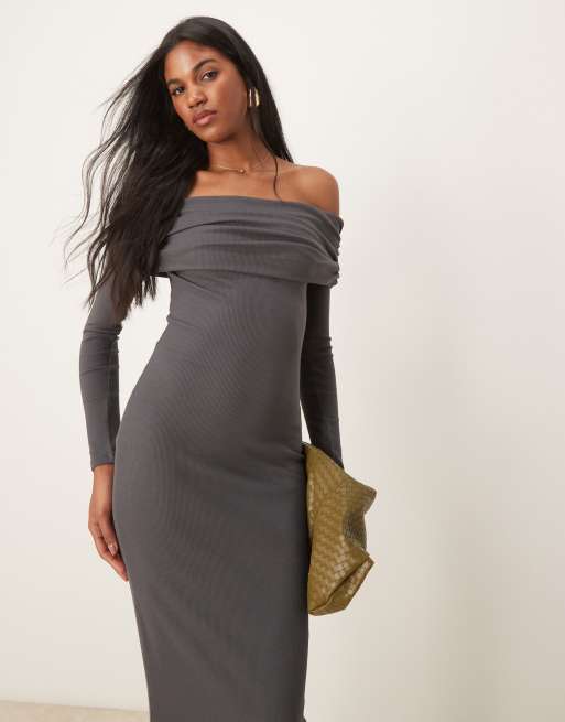 Vestido largo gris de manga larga con escote Bardot de Miss Selfridge, 2 de 4