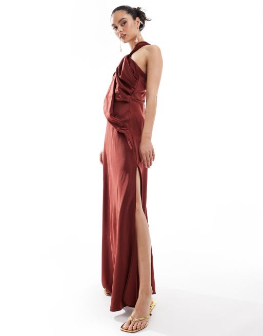 Vestido largo marrón asimétrico drapeado de satén de ASOS DESIGN, 3 de 4