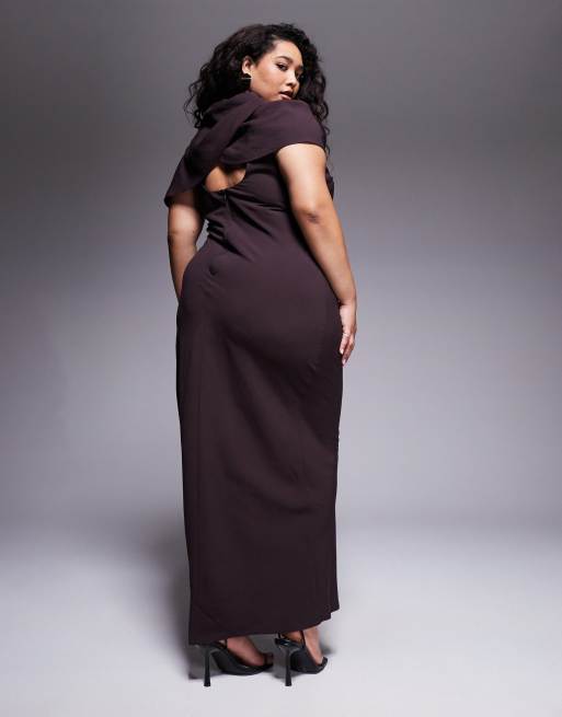 Vestido largo marrón chocolate con cuello alto y cuerpo drapeado estilo capa de ASOS DESIGN Curve, 2 de 4