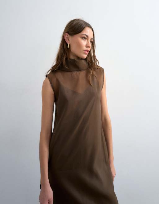 Vestido largo marrón chocolate con cuello alzado de organza transparente de Topshop, 2 de 4