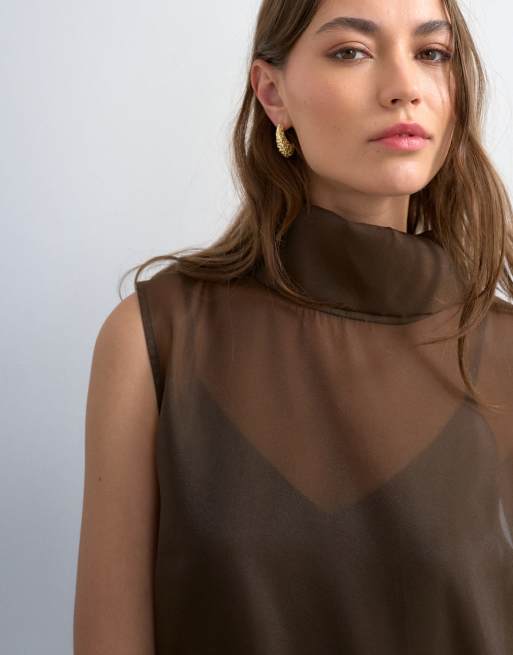 Vestido largo marrón chocolate con cuello alzado de organza transparente de Topshop, 4 de 4