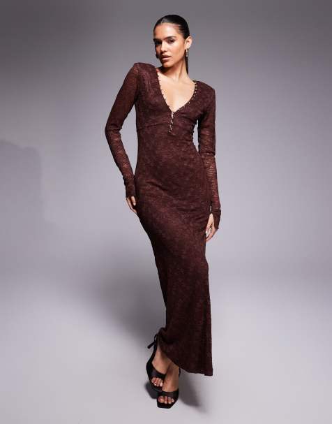 Vestido largo marrón chocolate con cuello de pico y detalle de botones de encaje Zenia de Bardot - view 1