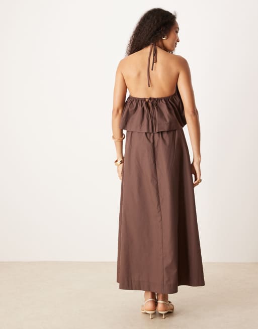 Vestido largo marrón chocolate con cuello halter, espalda descubierta y diseño de doble capa de ASOS DESIGN, 4 de 4