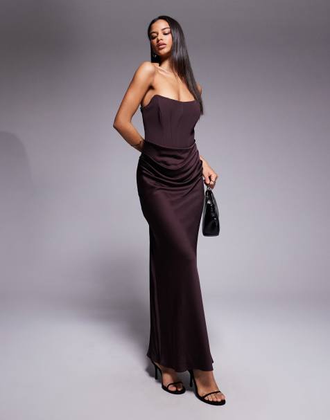 Vestido largo marrón chocolate con diseño estilo corsé drapeado sin tirantes de Forever New - view 1