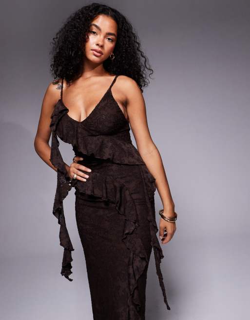 Vestido largo marrón chocolate con tiras en la espalda, volantes de encaje y patrón de devoré de ASOS DESIGN, 3 de 4