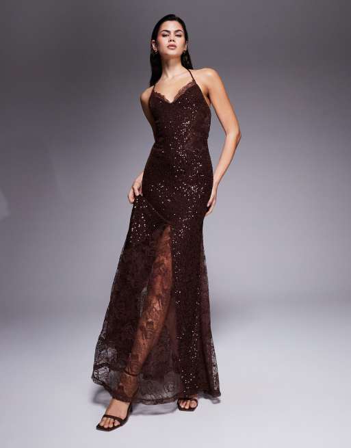 Vestido largo marrón chocolate de lentejuelas con godets de encaje de ASOS DESIGN, 2 de 4