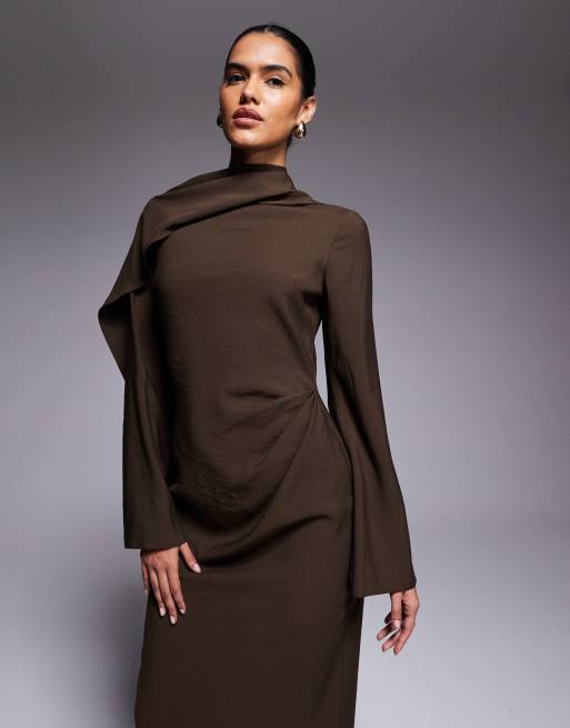 Vestido largo marrón chocolate de manga larga con detalle de bufanda de ASOS DESIGN, 2 de 4