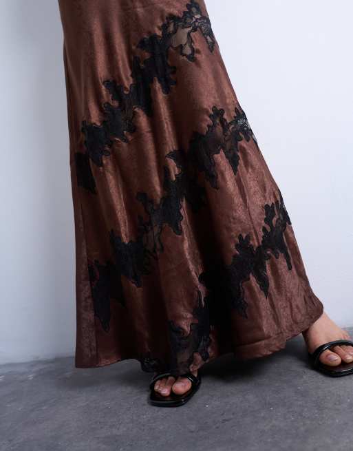 Vestido largo marrón chocolate de manga larga con diseño de paneles cosidos e insertos de encaje de Topshop, 2 de 4