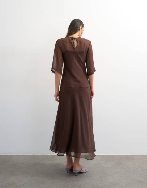 Vestido largo marrón chocolate estilo camiseta con cinturilla curvada de chifón de Topshop, 2 de 4