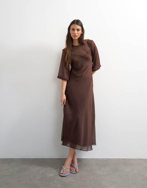 Vestido largo marrón chocolate estilo camiseta con cinturilla curvada de chifón de Topshop, 3 de 4