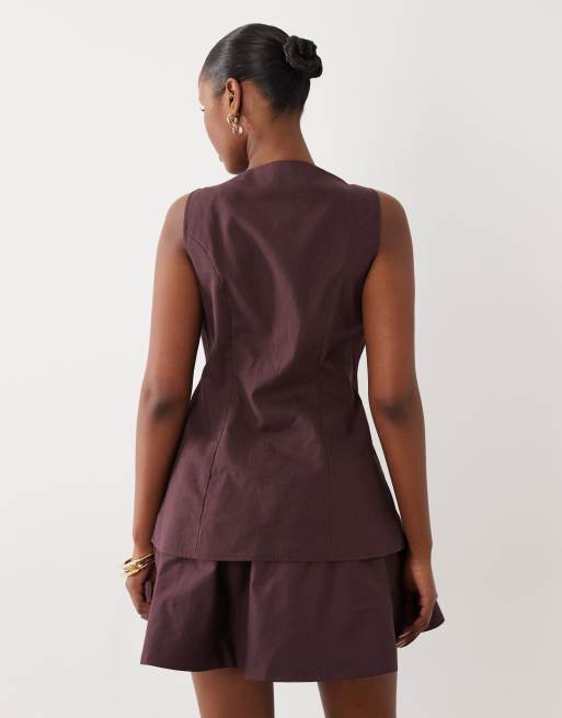 Vestido largo marrón chocolate estilo chaleco de tejido efecto lino con falda de popelina de ASOS DESIGN, 4 de 4