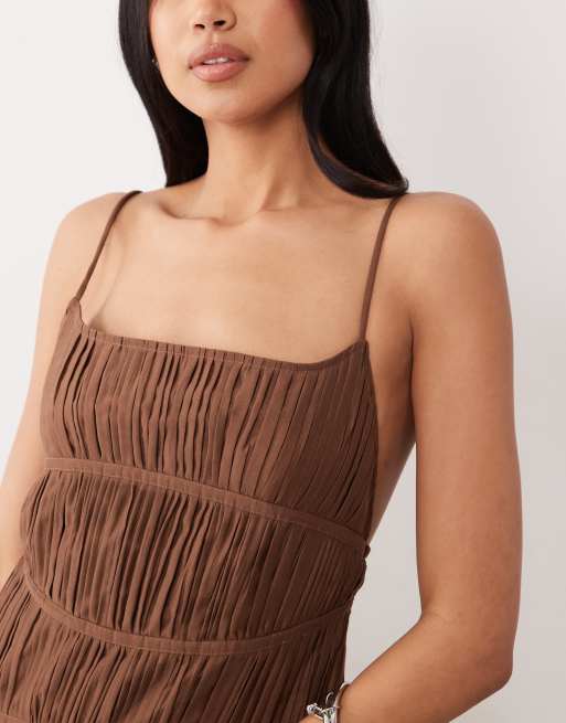 Vestido largo marrón chocolate fruncido de tirantes con espalda al aire de ASOS DESIGN, 3 de 4