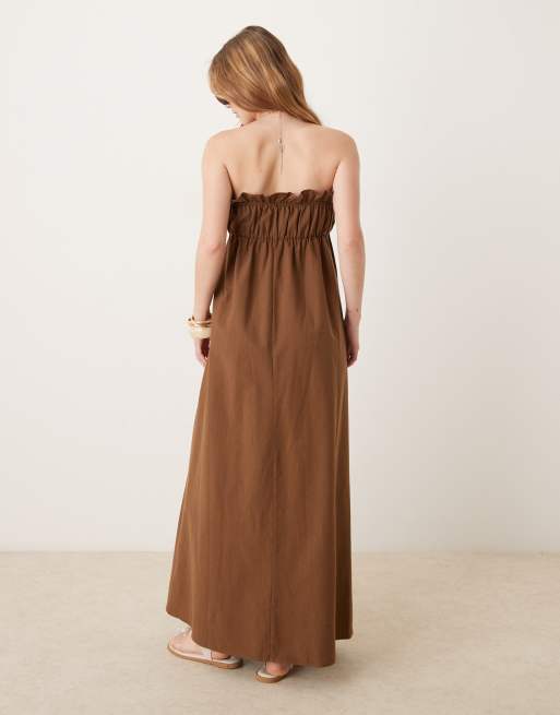 Vestido largo marrón chocolate intenso con volante en el pecho de ASOS DESIGN, 3 de 4