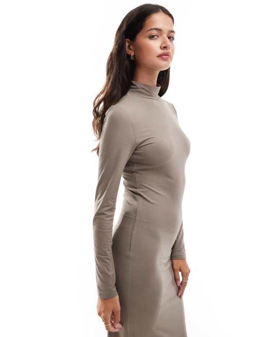 Vestido largo marrón rosado de manga larga con cuello alto de