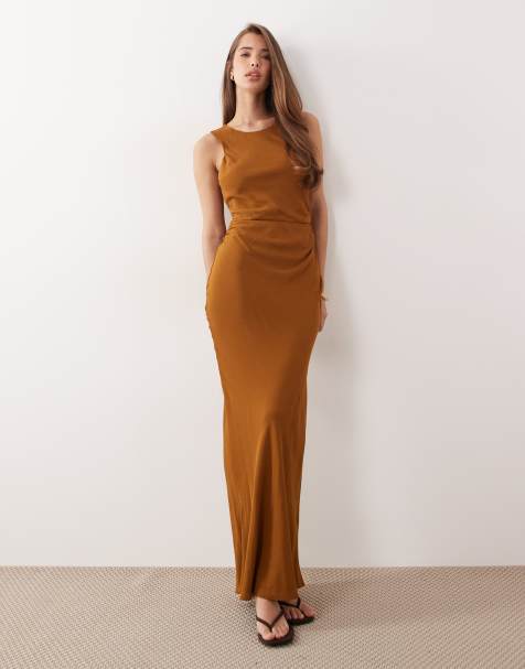 Vestido largo marrón tabaco con espalda abierta drapeada y detalle de adorno de tejido efecto lino de ASOS DESIGN - view 1