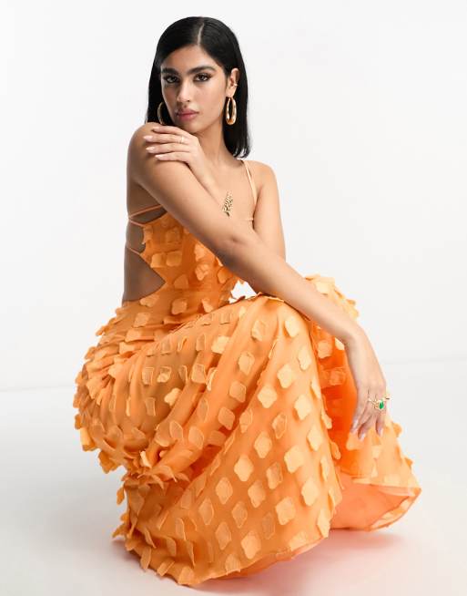 Vestido largo naranja de tirantes con espalda al aire y acabado texturizado de ASOS DESIGN, 3 de 4
