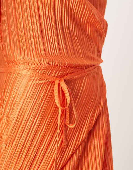 Vestido largo naranja plisado sin mangas con lazada delantera envolvente de ASOS DESIGN, 3 de 4