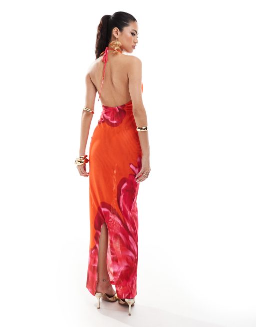 Vestido largo naranja y rosa escotado con estampado floral y cuello halter de Murci, 3 de 4