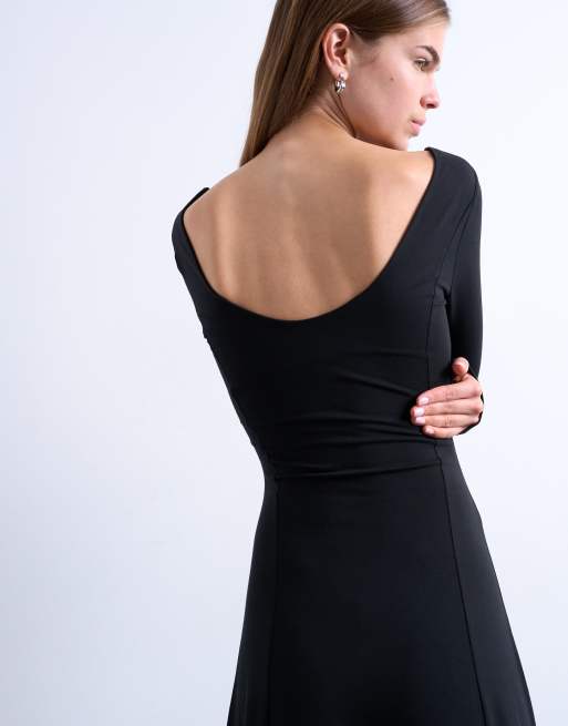 Vestido largo negro acampanado de manga larga con espalda escotada de Topshop, 2 de 4