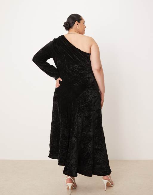 Vestido largo negro asimétrico y drapeado de terciopelo de ASOS DESIGN Curve, 4 de 4