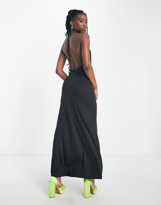 Vestido largo negro claro con cuello halter y espalda con escote pronunciado de Weekday, 4 de 4