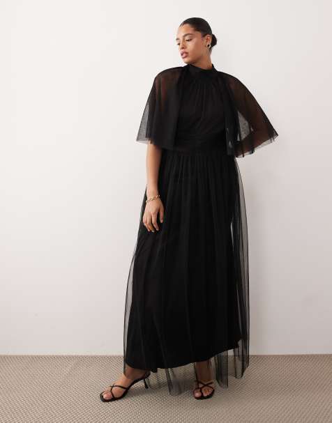 Vestido largo negro con cuello alto y mangas fluidas de tul de Lace & Beads Plus - view 1