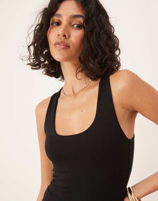 Vestido largo negro con cuello ancho y bajo de corte amplio de ASOS DESIGN, 2 de 4