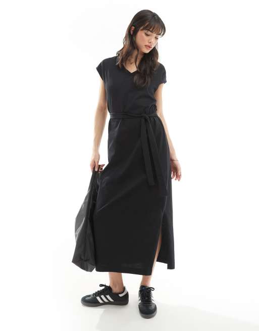 Vestido largo negro con cuello de pico de punto de Selected Femme