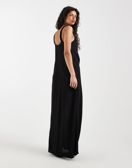 Vestido largo negro con cuello halter y detalle anudado de Vero Moda, 4 de 4