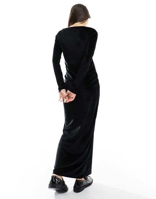 Vestido largo negro con escote cuadrado de terciopelo de Miss Selfridge, 3 de 4