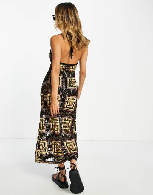 Vestido largo negro con estampado a cuadros y cuello halter de croché de ASOS DESIGN , 4 de 4