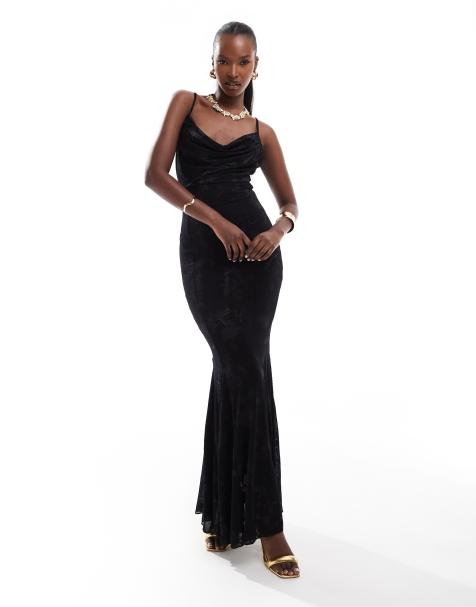 Vestido largo negro de corte sirena con cuello desbocado y patrón devoré de terciopelo de Rare London - view 1