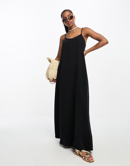 Vestido largo negro de tirantes de tejido supersuave premium de Vero Moda
