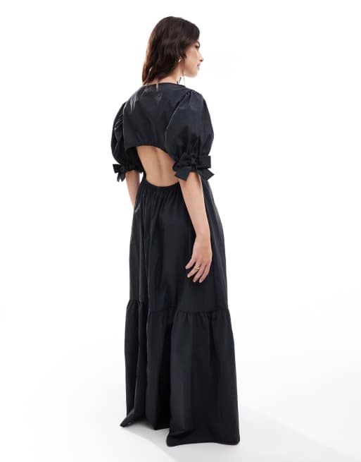Vestido largo negro escalonado con mangas abullonadas y espalda escotada de ASOS DESIGN, 2 de 4