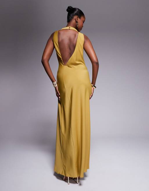 Vestido largo ocre de cuello alto con detalle drapeado de satén de ASOS DESIGN, 4 de 4