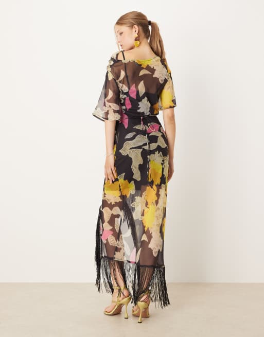 Vestido largo oscuro estampado de chifón con detalle de flecos de ASOS DESIGN, 3 de 4