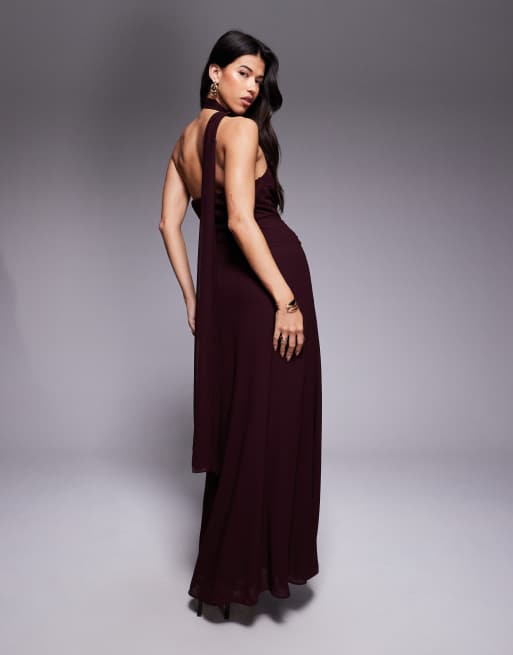 Vestido largo rojo cereza asimétrico con pañuelo al cuello de TFNC, 2 de 4